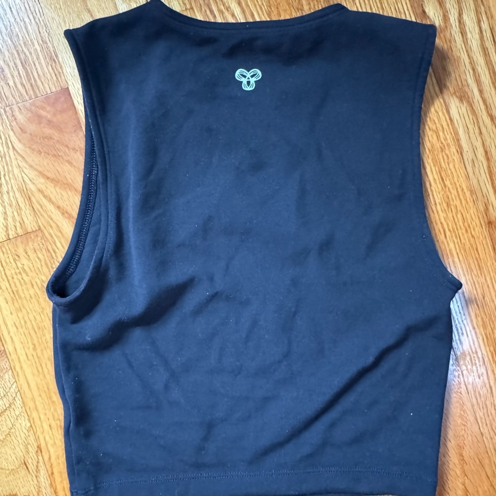Aritzia TNA black cropped tank top cropped size XS
